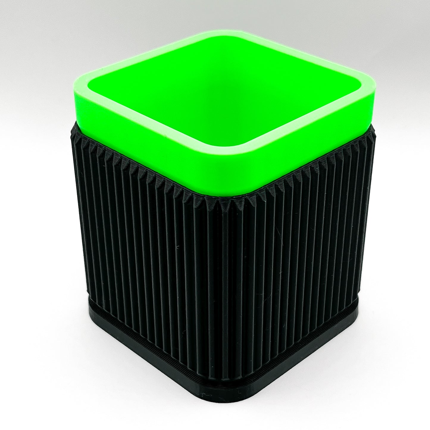Ribbed Planter with Colour Accent (with Lid)